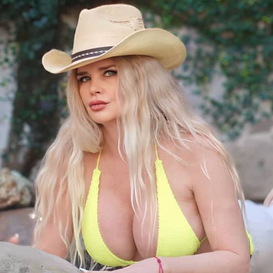 Samantha Torres (@samanthatorres) / Passes